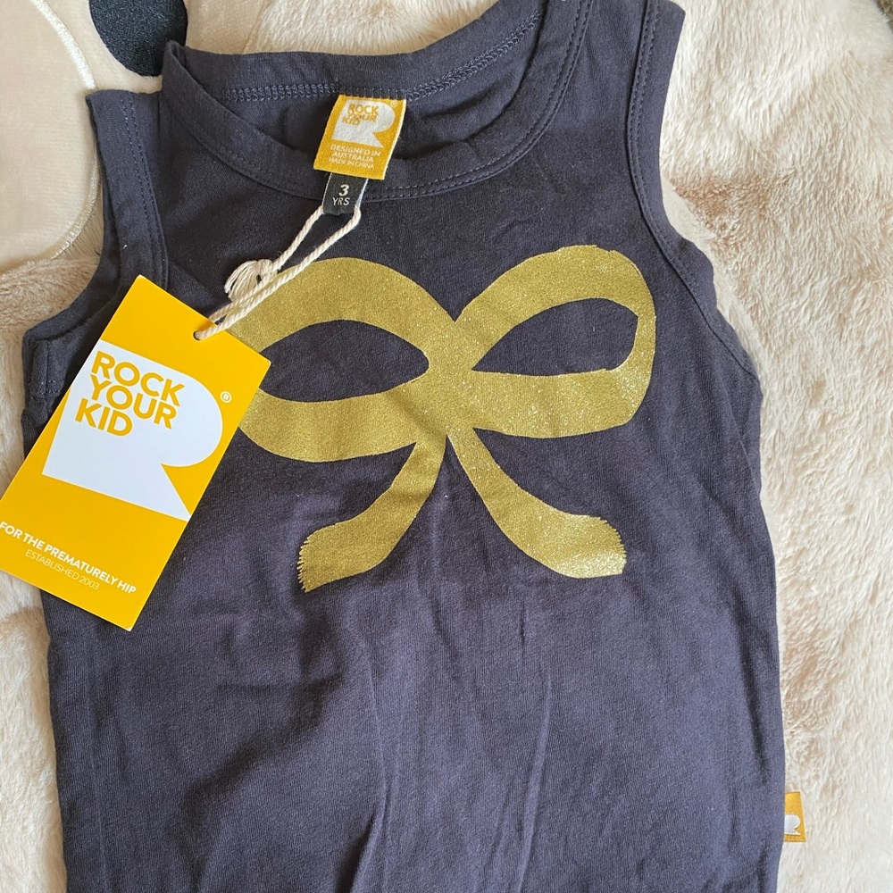 A little girl top T-shirt 2-3 y